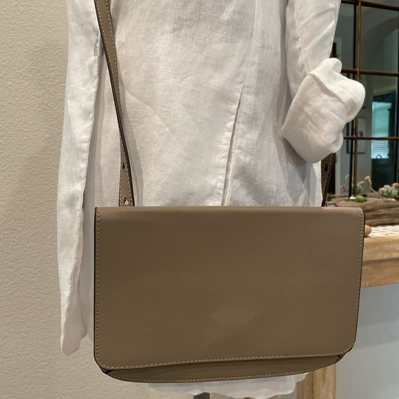 New - Banana Republic leather  crossbody - Picture 4 of 8
